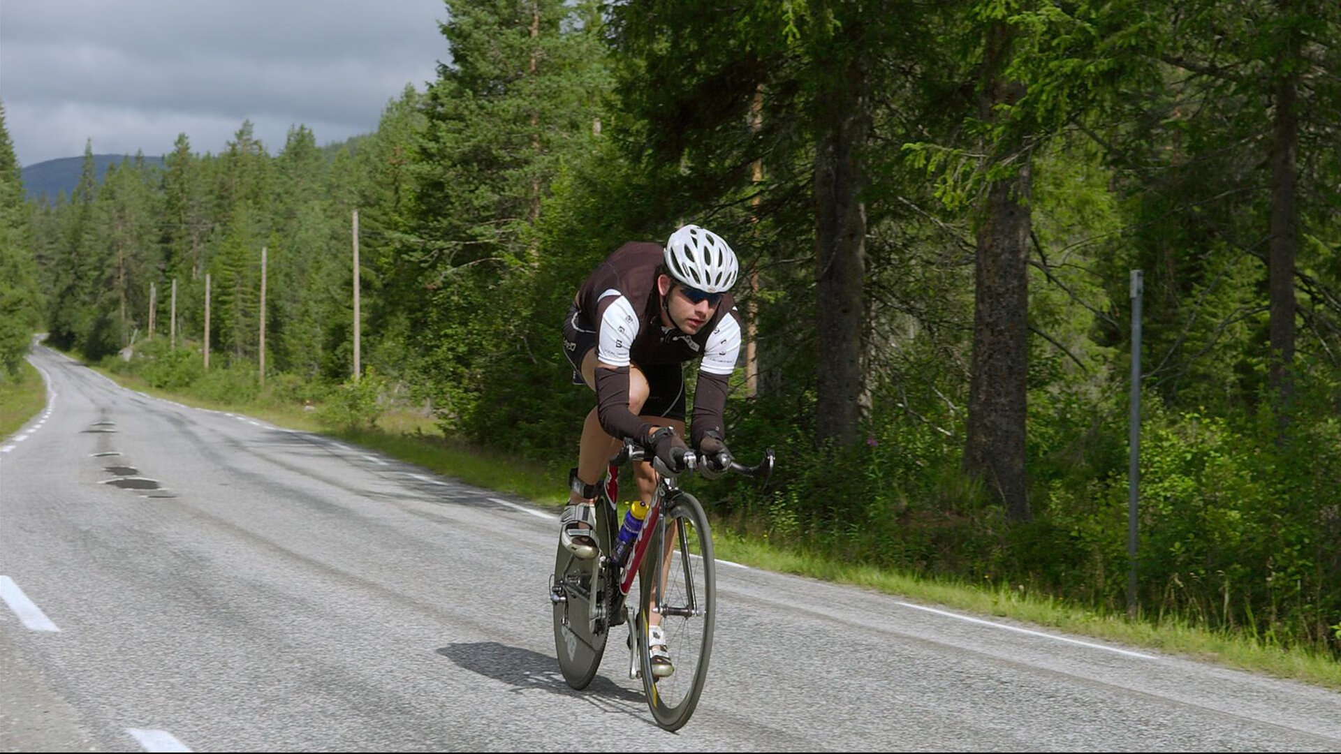 CBA总决赛巅峰对决，广东宏远逆转辽宁本钢，易建联30+10加冕FMVP